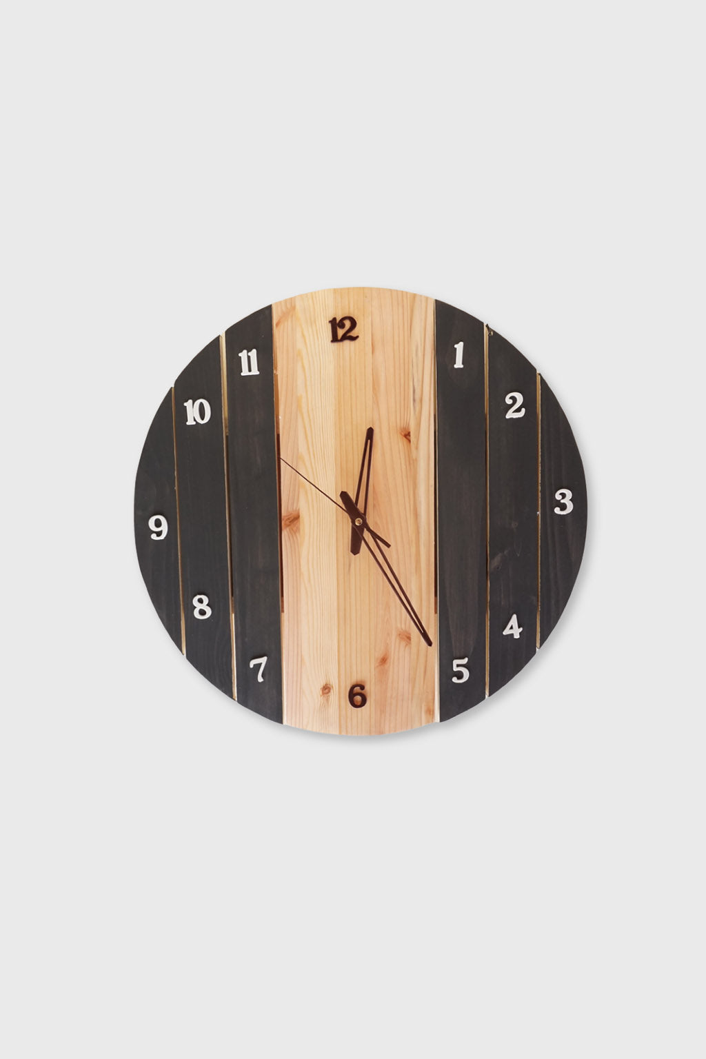 Handcrafted dual tone wooden clock round design – Exoticura
