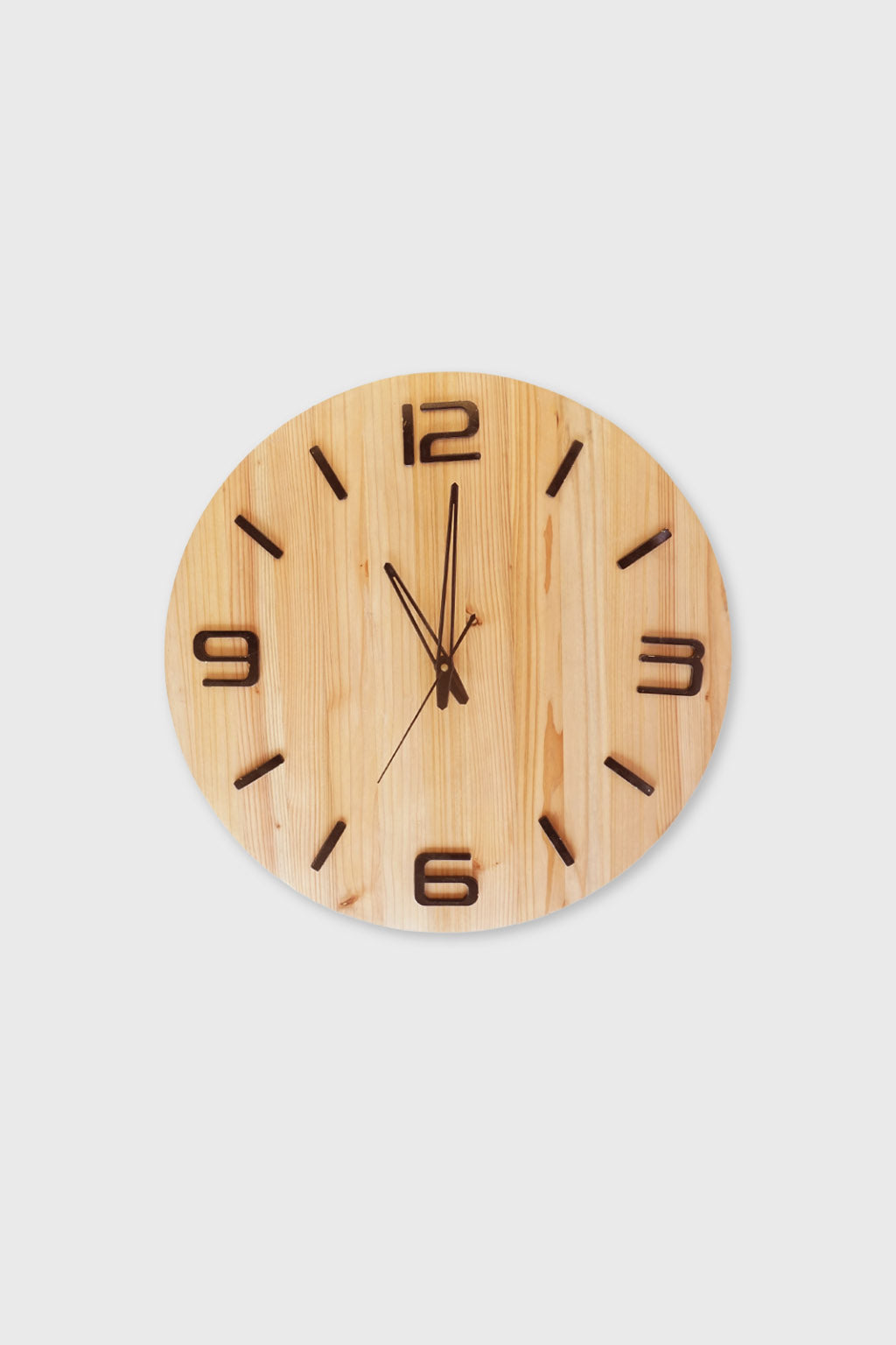 Handcrafted pine wood clock for home interiors – Exoticura